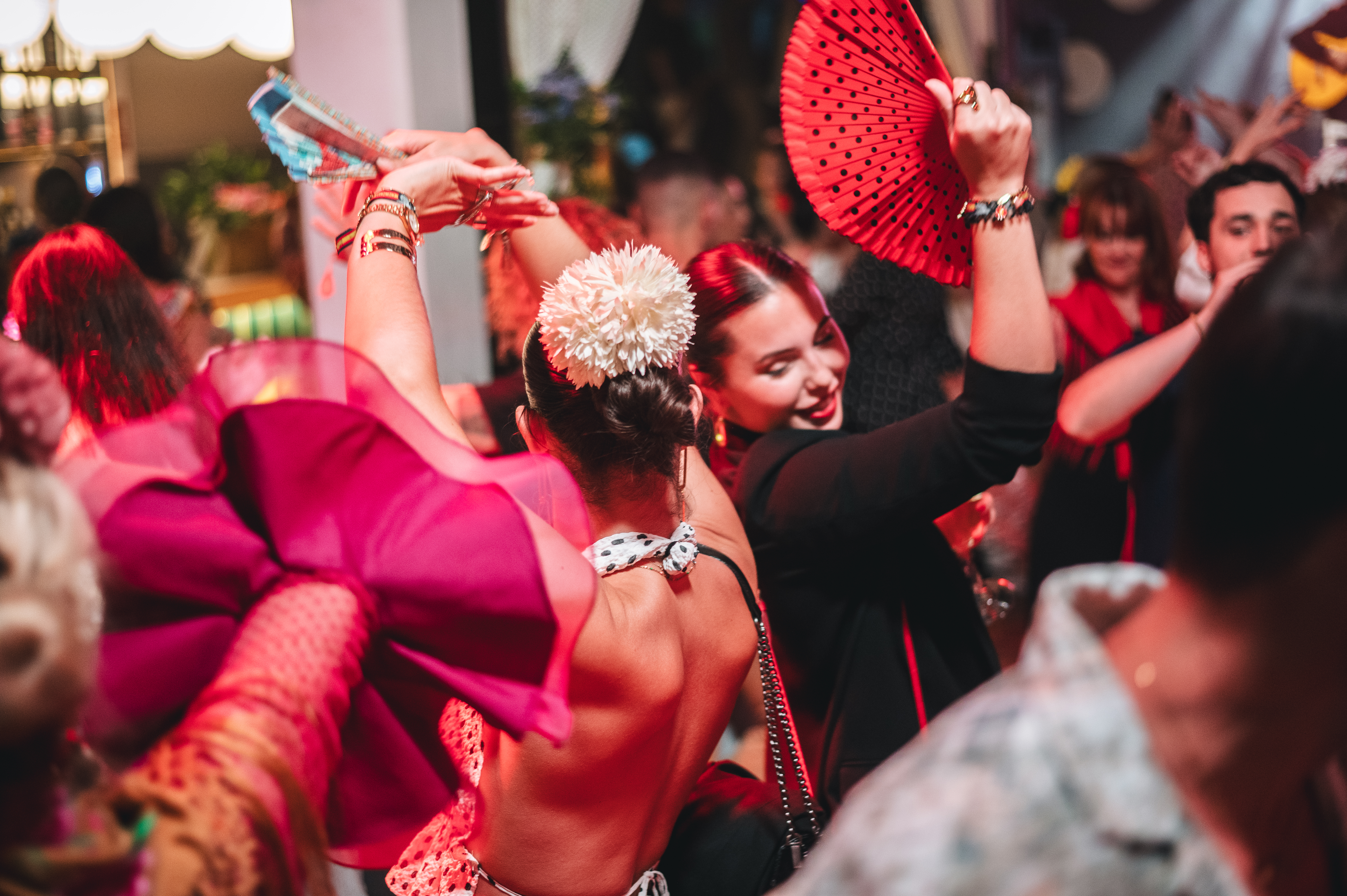 FERIA DE ABRIL: ALBOROTO LAS PALMAS CONVIRTIÓ UN TARDEO EN LA MEJOR CASETA DE LA FERIA